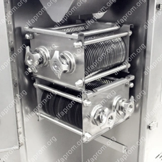 Слайсер нарезки на соломку Roal Meat RM25(670×670×900; 2,2кВт; 380В) Слайсер нарезки на соломку Roal Meat RM25(670×670×900; 2,2кВт; 380В)